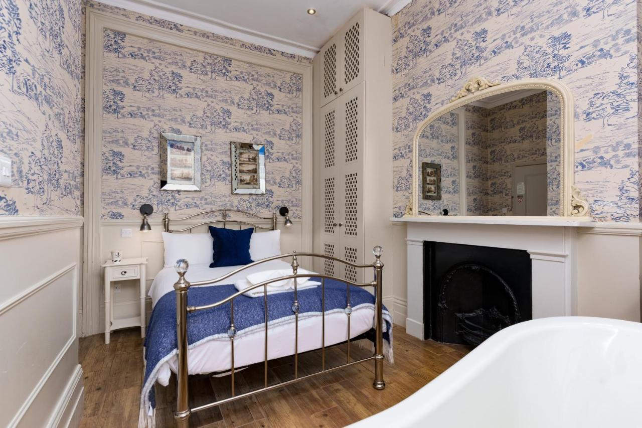 Bower House Hotel London Exterior photo