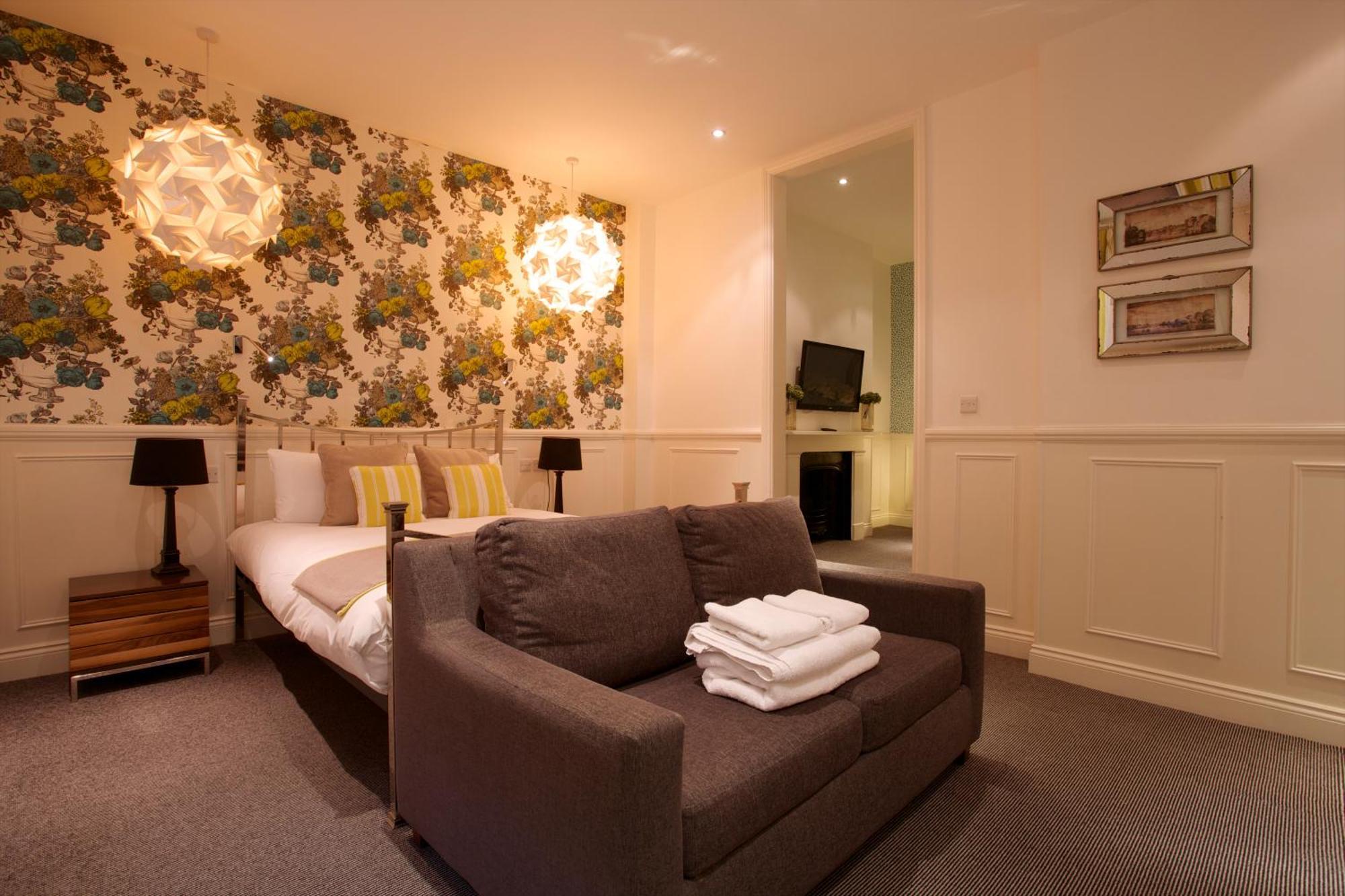 Bower House Hotel London Exterior photo