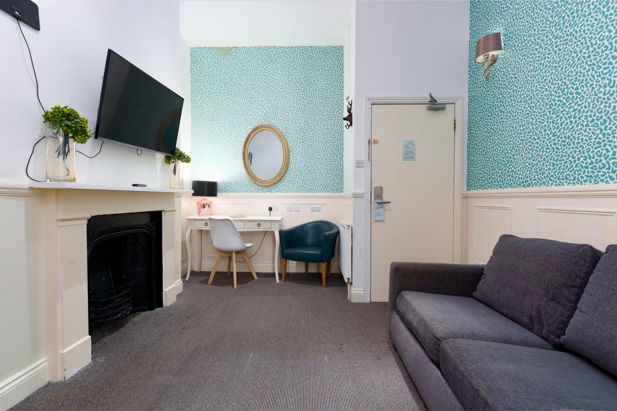 Bower House Hotel London Exterior photo